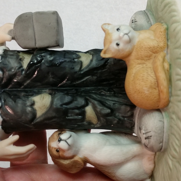 Flambro Hobo Clown Veterinarian Porcelain Figurine Emmett Kelly Jr Dog Cat - Picture 6 of 17